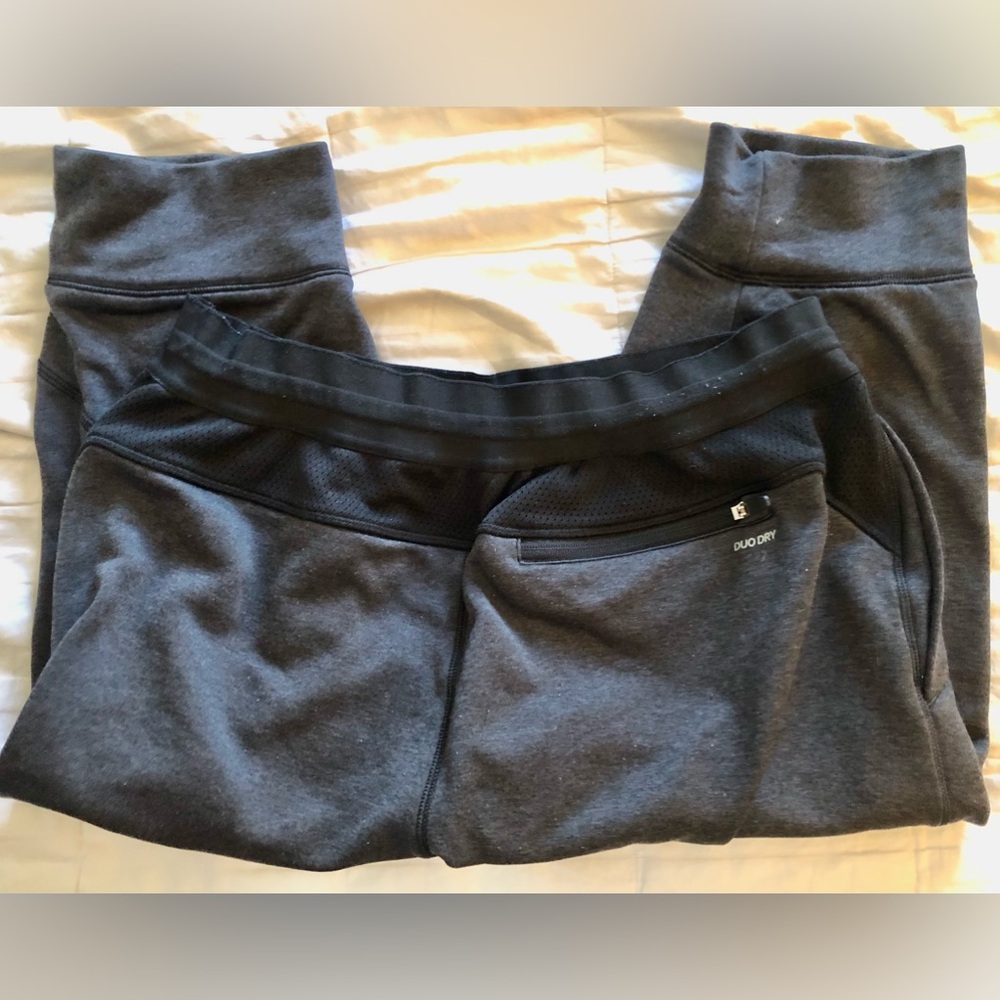 Champion Men’s Dark Grey & Black Stretch Capri Pants with Duo Dry Size Large